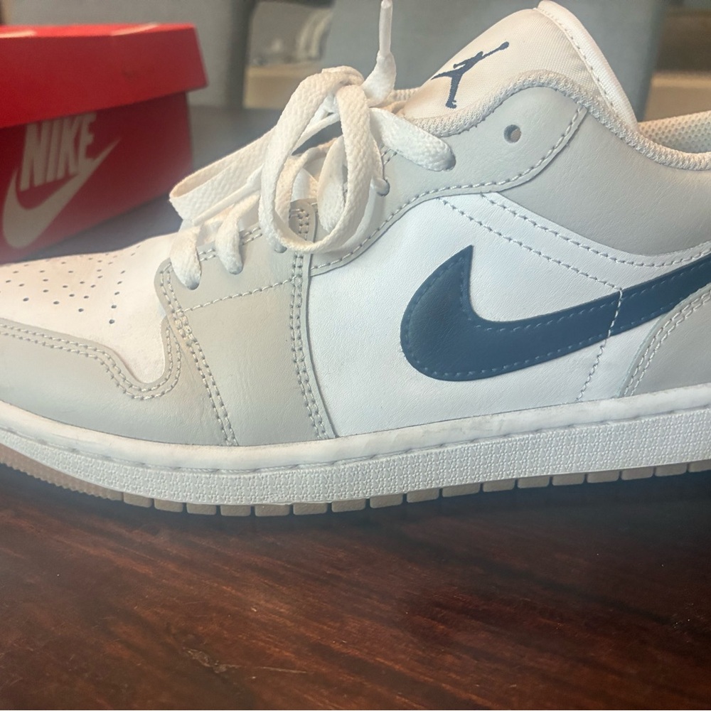 Nike Jordan White and Navy Low-Top Sneakers - Picture 3 of 10